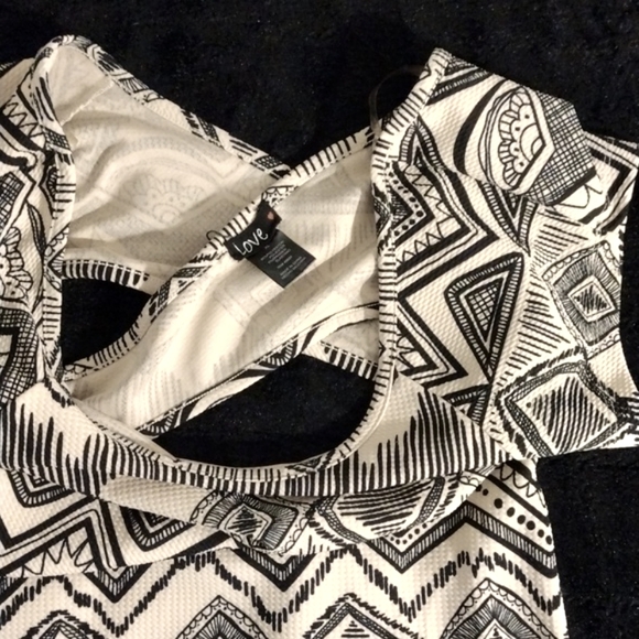 Dress - Picture 5 of 5